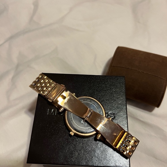 Michael Kors Rose Gold-Tone Glitz Darci Watch - Picture 5 of 9